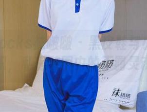 BoBoSocks袜啵啵 – 黑皮鞋与小淳的交织，私房美图中的不羁灵魂