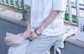 BoBoSocks袜啵啵 – 小甜豆大方透露黑色渔网袜的心意，结果她的图库里比她更“迷”！