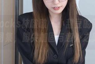 BoBoSocks袜啵啵 – 小甜豆的新发现：薄黑丝图集，脚尖加固与意外之美共存。