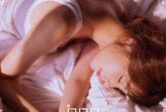 GIRLT果团网 – 龚玥菲本周新图集：这些丝袜实在太快，快到我无法淡定！