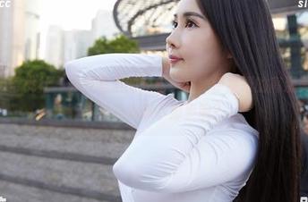 MiiTao蜜桃社 – 办公室里的轻松一刻，伊素妍的高清美图，怎能不让人停下脚步呢？