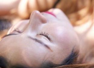 MiiTao蜜桃社 – 小魔女lily的运动私房写真，时刻透着一丝若隐若现的淘气感。