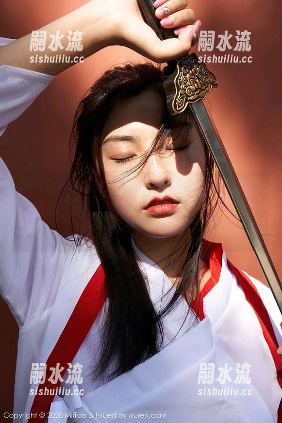MiiTao蜜桃社 - 说是女孩合集，实则顾乔楠的“美图大赏”，她的嘴角微微上扬，撩到我了没？