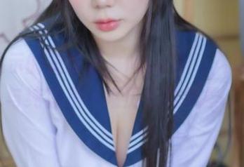 作品揭示的美与丑，MyuA(뮤아)的黑暗与纯净是一幅历史的风景。