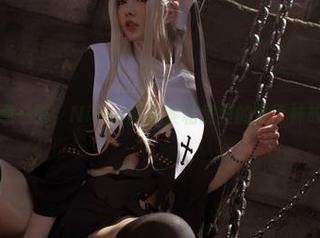 随意一瞥，NinJa阿寨寨私房里的吊带袜故事