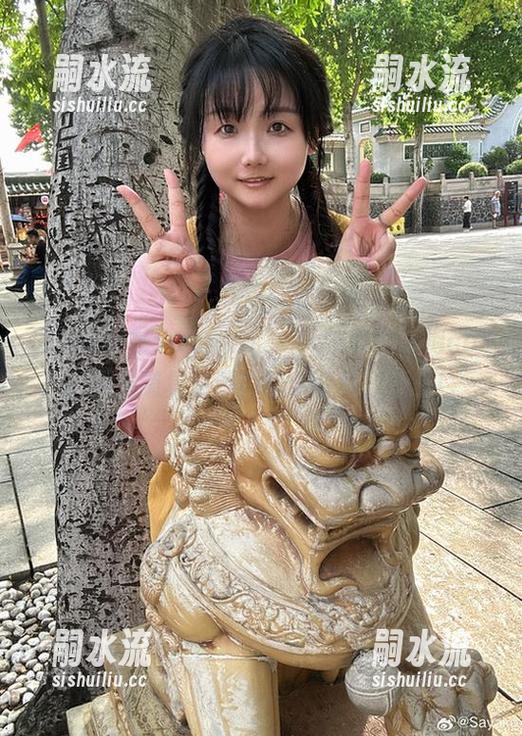 这不仅仅是Sayako＿今年4岁的旗袍cos，更是道具资源的欢乐面具，抓紧！
