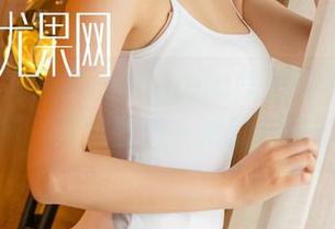 UGirls尤果网 – Angela楚楚的礼服，高冷又亲切，高清壁纸一眼就有些不再心塞