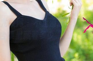 UGirls尤果网 – 不止清凉！张熙儿的高清泳池合集里藏着多少“悠游”意图？