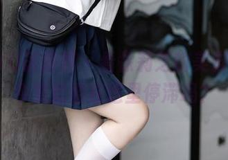 XIAOYU语画界 – 看徐莉芝的美脚，难道今夏就要在这里停滞吗？