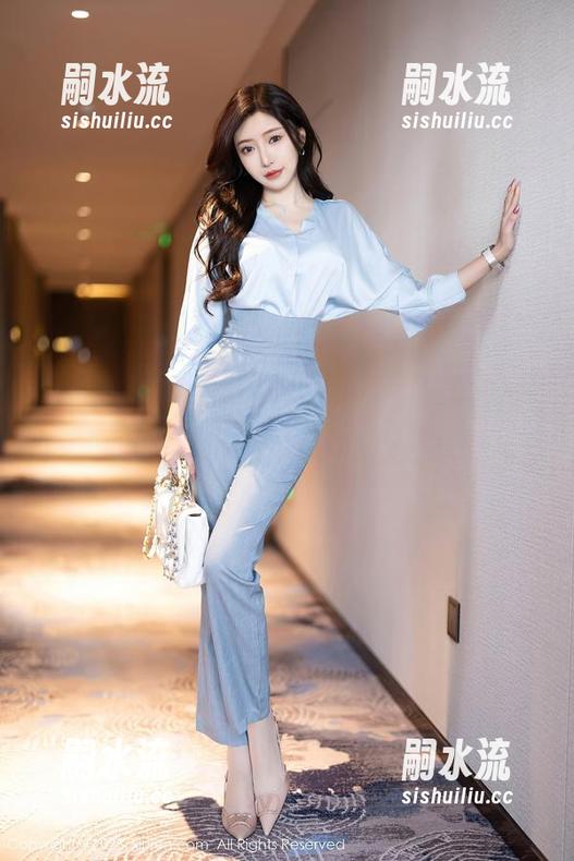 Xiuren秀人网 - 七米baby的学妹图集：学习是为了谈恋爱，哦不，是为了拍照