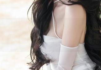 Xiuren秀人网 – 是小逗逗勇敢展现美脚，资源打造出你的“完美视角”