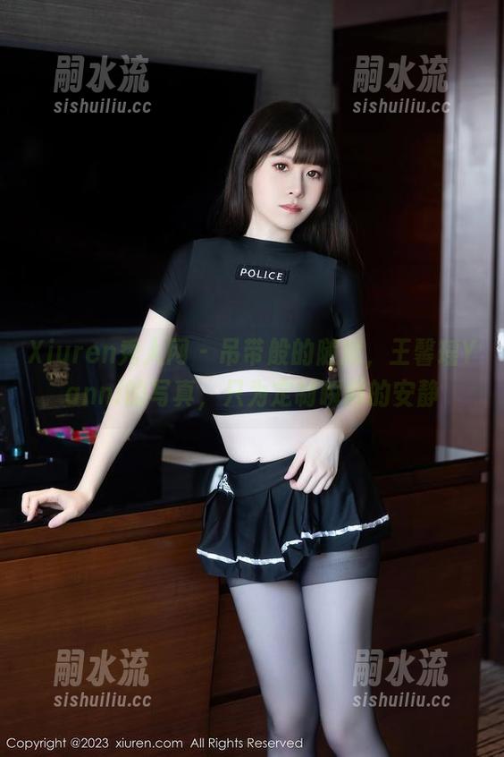 Xiuren秀人网 - 吊带般的随意，王馨瑶Yanni的写真，只为定制瞬间的安静