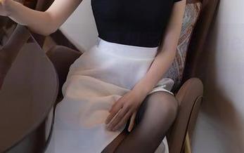 Xiuren秀人网 – 真想翻看菲儿beauty的泳装写真集，虽然我知道我不用替她上妆