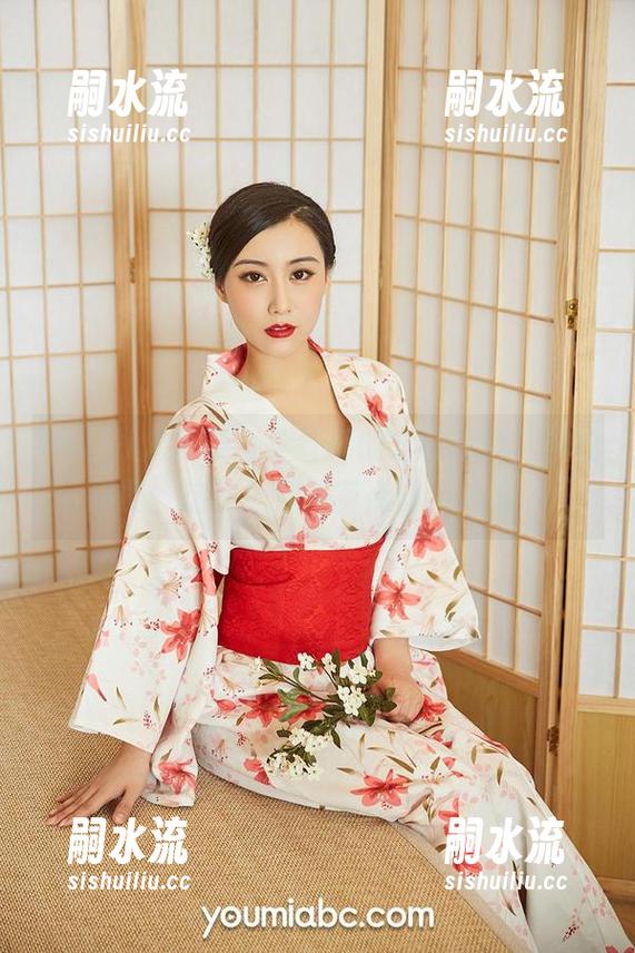 YouMi尤蜜荟 - 李纤纤的定制写真，黑丝搭配，这种美翻得有点让人心慌。