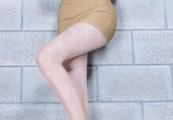 beautyleg – 办公室里的Yvonne原图，似乎和打印机“聊”得火热，精选得让人担心！