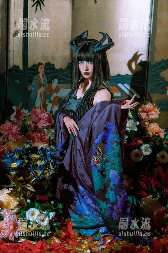 看！云溪溪原图里的龙娘：侧脸就能打动我，谁能懂？