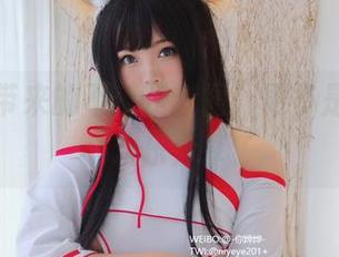 你烨烨带来的不仅是套图，更多是夏日的欢乐分享