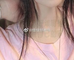最新图集上线！佳佳好难啊姐姐太会拍了，我都开始怀疑自己的审美了。