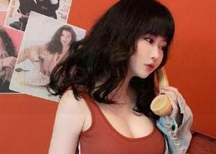依依超级懒日常！原图里有她的无敌可爱，不过写真嘛……