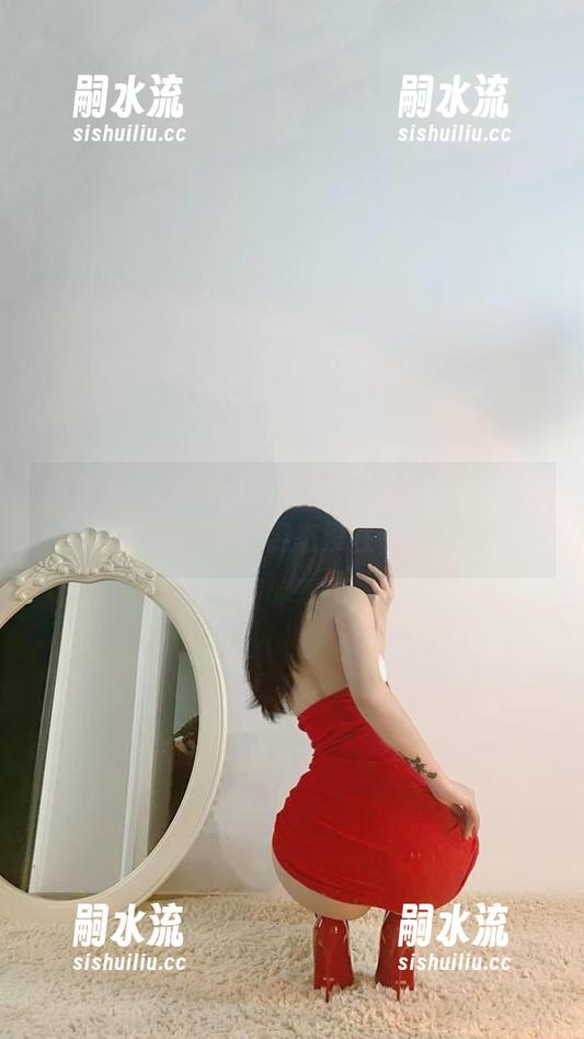 微密圈 - 俏妞qiaoniuTT的双马尾：福利满分，姿态没在怕的