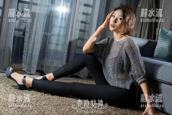 克拉女神 - 在天台上悠闲的草图一张，小西又在图库里作妖了。