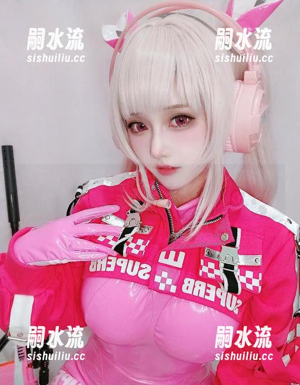 在天台的凛子酱，全套图集里有你期待的那份洒脱。