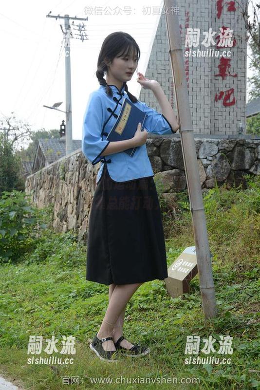 初夏女神 - 依依的运动篇：邻家女孩的定制图集总能打动人心