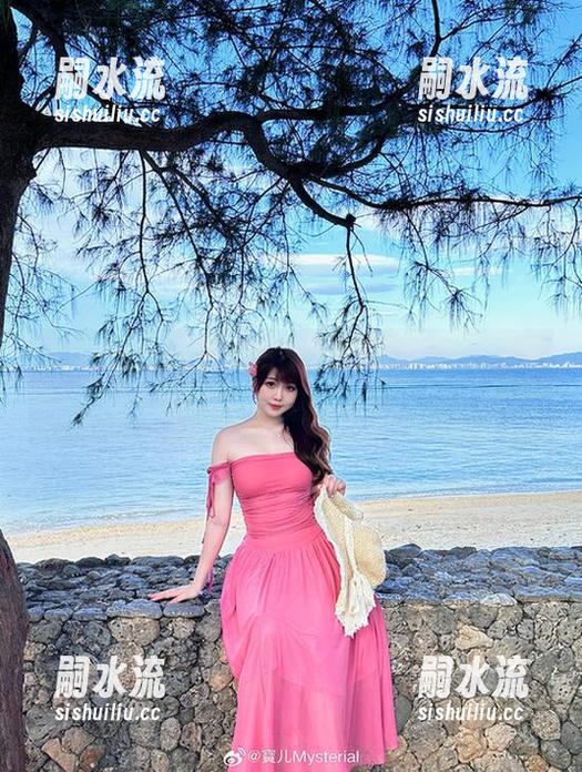 最新宝儿mysterial体操服图片，让你怀疑人生的腹肌在这儿