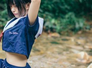 小野妹子w的最新作品集，兔女郎的蕾姆迷雾般的姿态，究竟有多让人心虚呢？