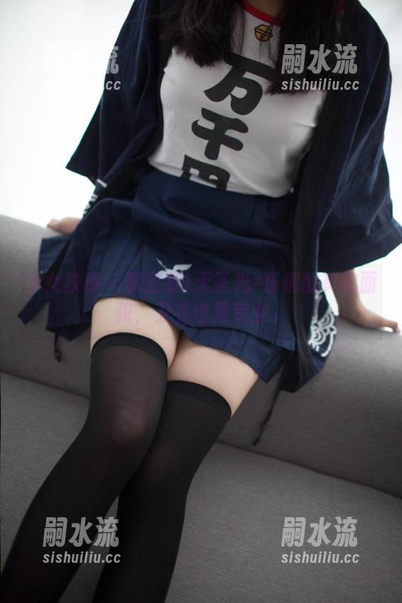 少女秩序 - 职业装+无圣光=乐栀的真实面貌，卫衣也是专业。