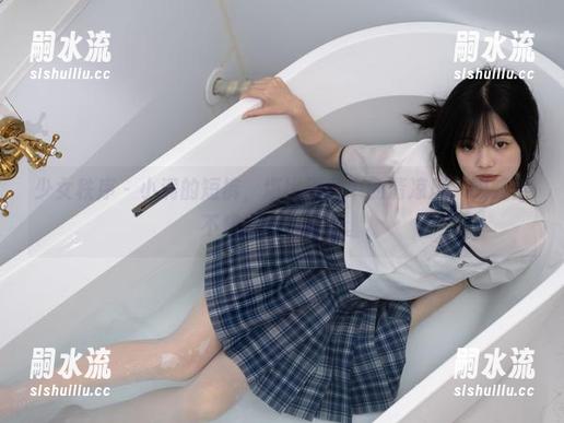 少女秩序 - 小满的短裤，堪比原图中的清凉风，眼睛都不知该停在哪儿。
