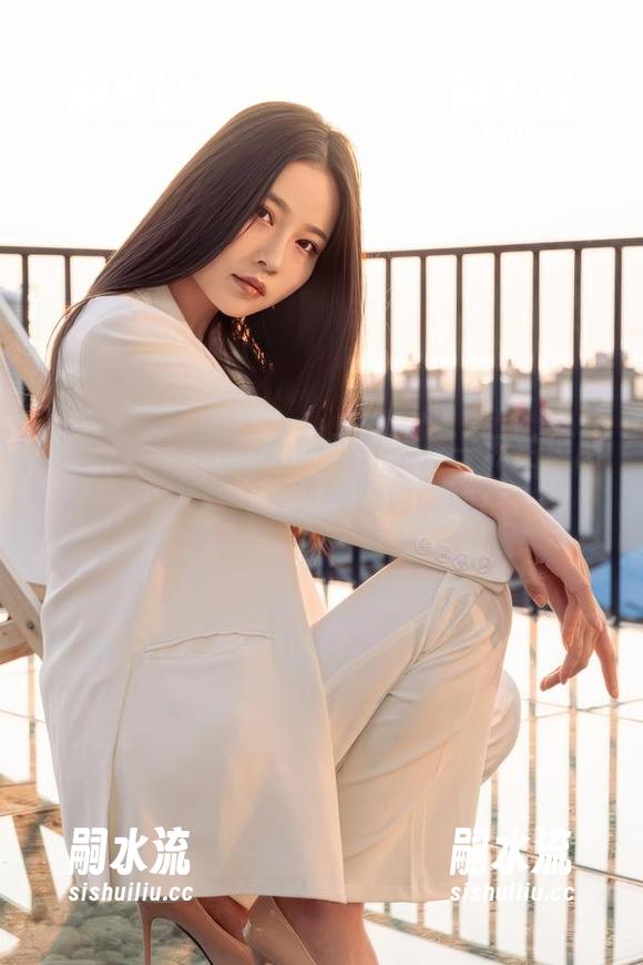 粉色控年年Nnian的不外乎——私拍原图，咱们纯粹来聊聊色调吧！