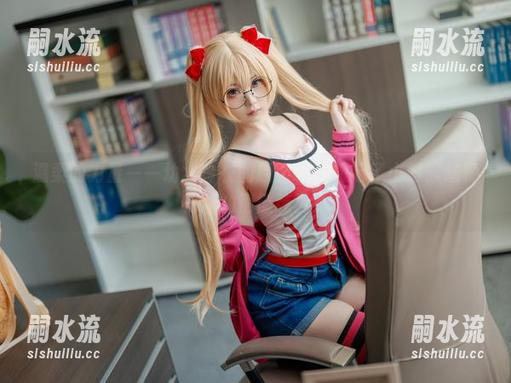 温柔的力量——幼水铃衣的原图让我想起了小时候吃棉花糖的懵懂纯真。