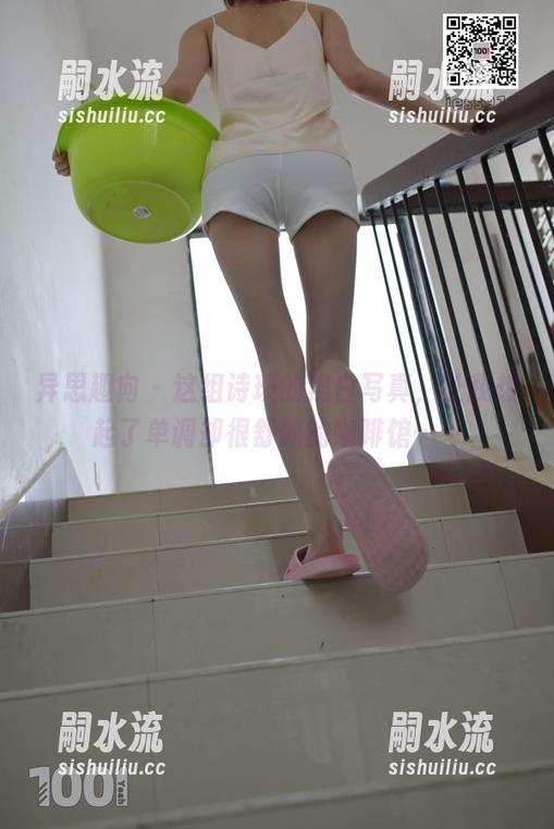 异思趣向 - 这组诗琪的黑白写真，让我想起了单调却很舒服的咖啡馆……