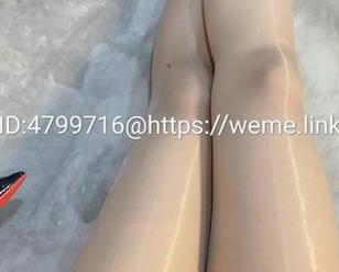 微密圈 – 反正我就是对徐绾绾yyyy的长腿上头了，原图看完立刻翻图册，太过瘾！