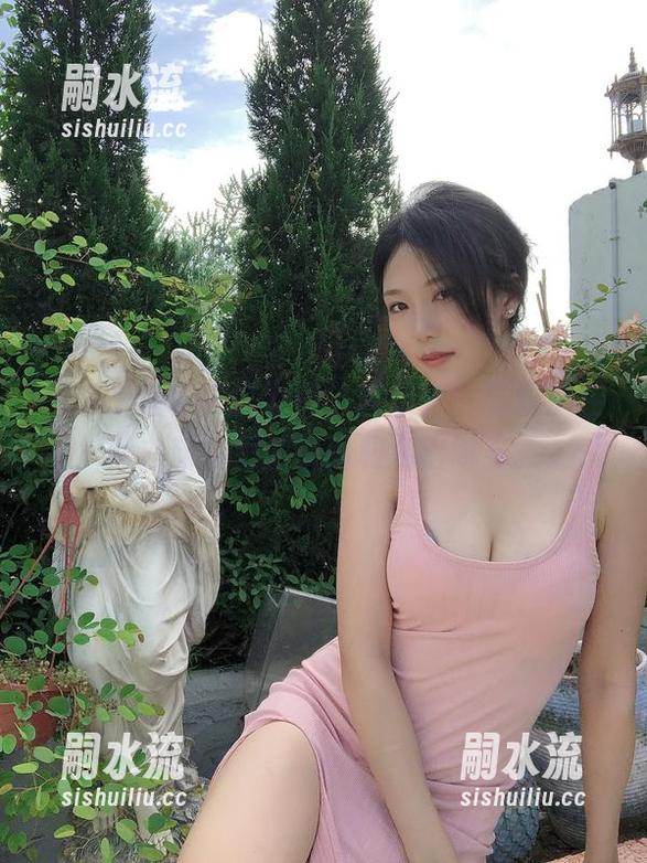 也许是最快乐的私房，抖娘利世与双子在黑白旗袍里的胡闹和私密时光。