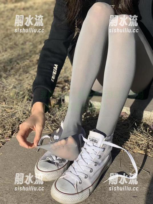 微密圈 - 我跟你说，超期待无敌哒小姨妈的美脚高清作品集！