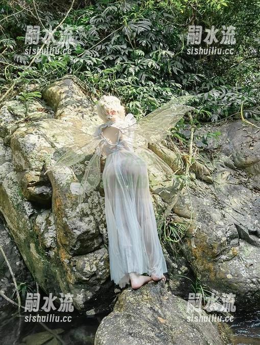“无颜小天使wy”万圣节写真，你我一同分享这些万圣的奇幻色彩