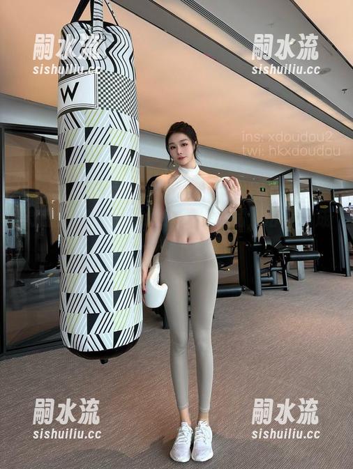 是小逗逗 微密圈 - 是小逗逗的原图作品,浴室竟成了一块新天地。