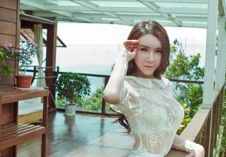 果团网 – 萌翻了的莫雅淇短裙全套，另外还有脑残粉们的舔屏。