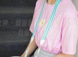 梦丝女神 – 媛媛最新美图：当试衣间成了自信释放的地方