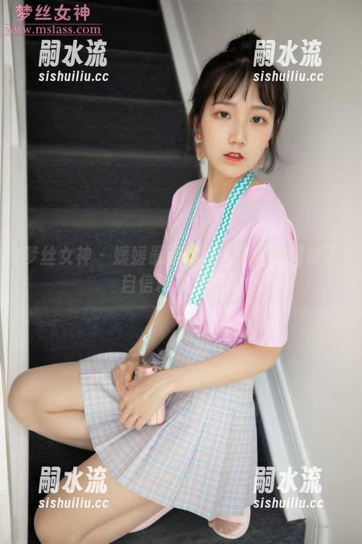 梦丝女神 - 媛媛最新美图：当试衣间成了自信释放的地方