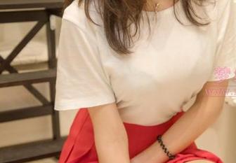 梦丝女神 – 图片更新！晓晓的红裙让我瞬间有了穿搭的灵感，虽然我肯定驾驭不了