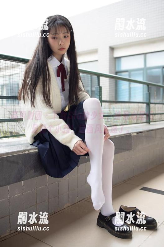 森萝财团 - 下载Sia的少女，结果心里还是那个小孩！这画风太迷了。