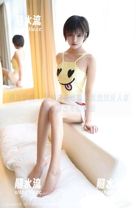 模范学院 - 这组内衣写真让我想到良人非爱人那出奇的想法