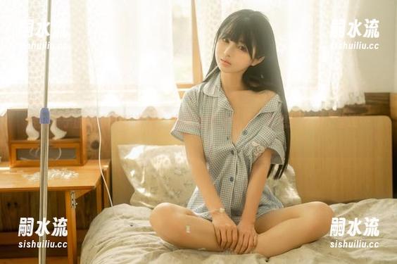 樱井宁宁的毛衣最新资源，拍得滑稽又可爱，真想给她提个建议……