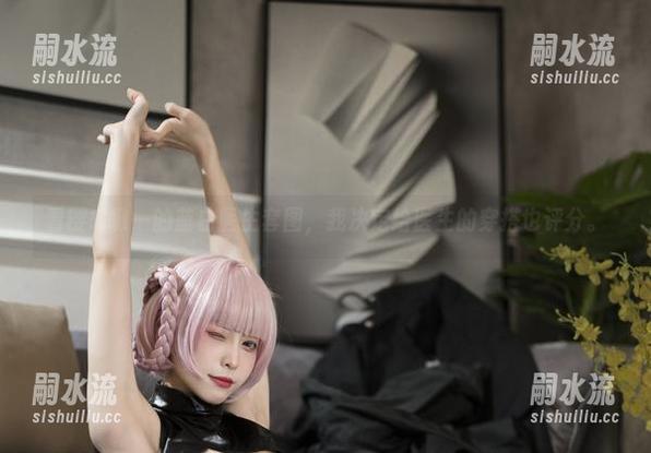 看樱岛嗷一的蓝白医生套图，我决定给医生的穿搭也评分。