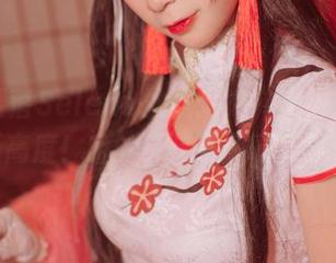 最新樱落Selena挑战：把“美脚”带到了新高度！哈哈，这下见真章了吧？