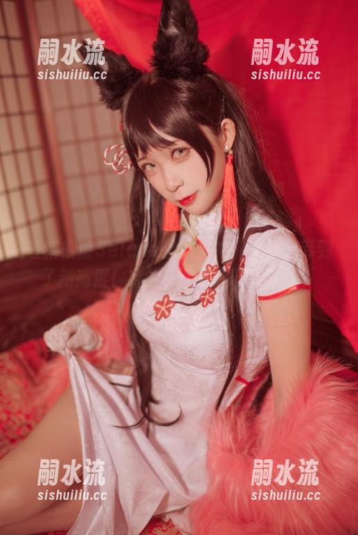 最新樱落Selena挑战：把“美脚”带到了新高度！哈哈，这下见真章了吧？