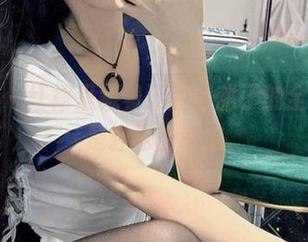 微密圈 – 红裙里藏着汤圆可甜了的全集，满是轻松的气息